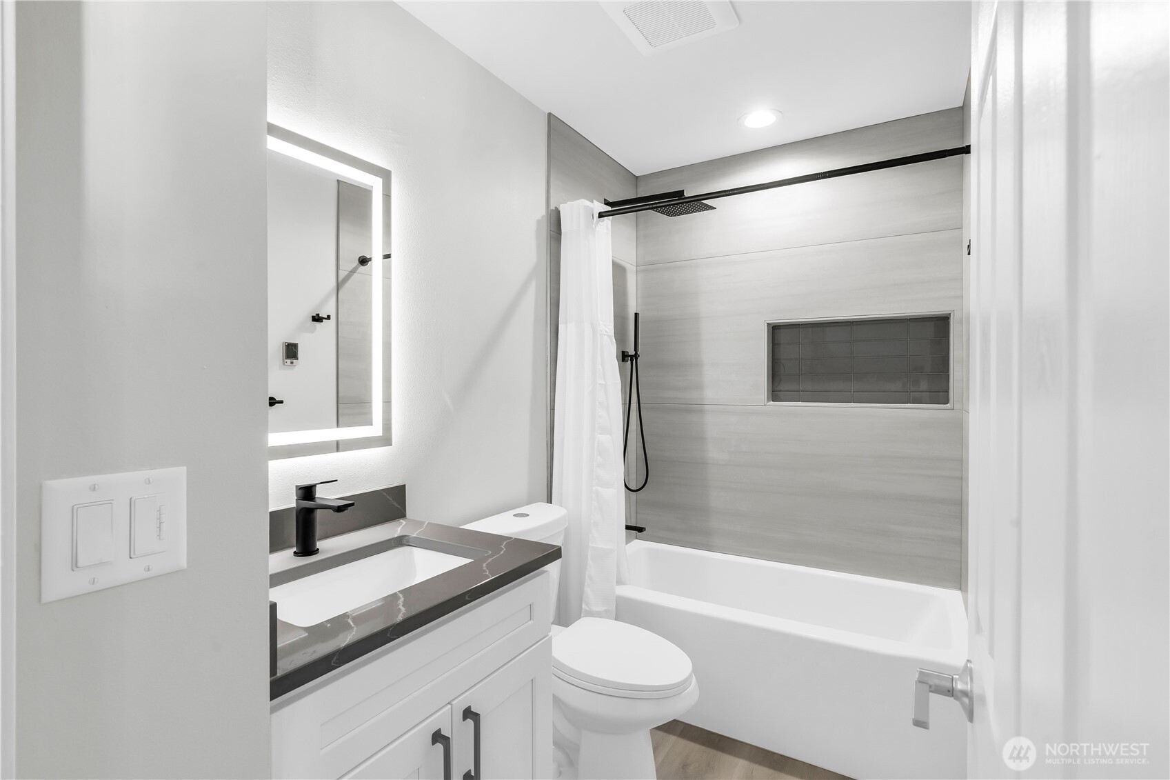 441 NE Alder Street #1 & 2, Issaquah, WA 98027-3422