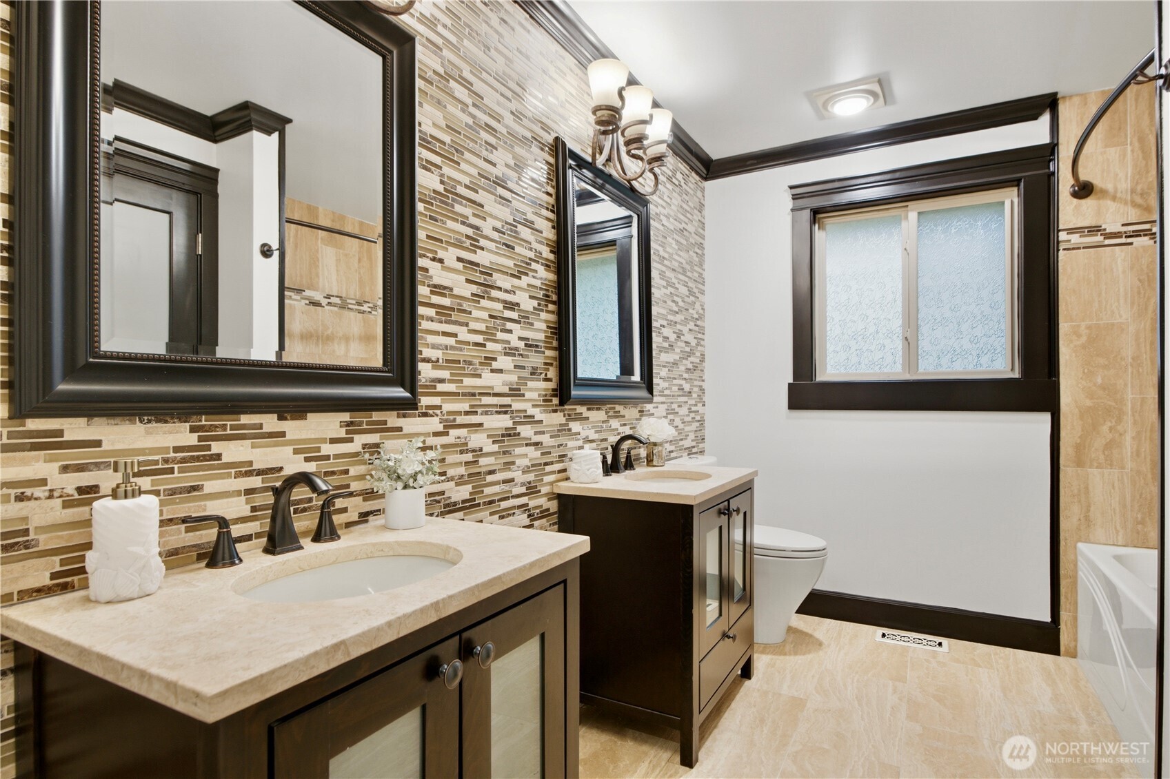 26419 NE 27th Dr , Redmond, WA 98053