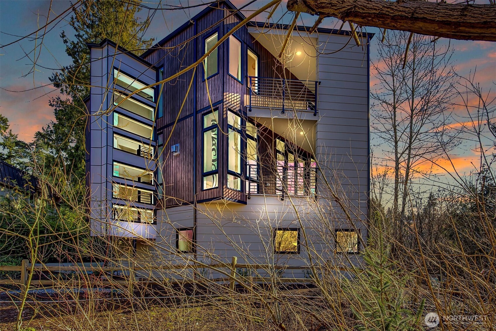 417 102nd Avenue SE, Bellevue, WA 98004