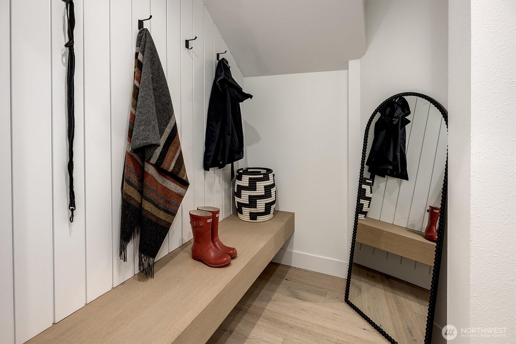 417 102nd Avenue SE, Bellevue, WA 98004