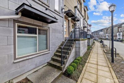 964 7th Avenue NE ##2.4, Issaquah, WA 98029 - Photo 2