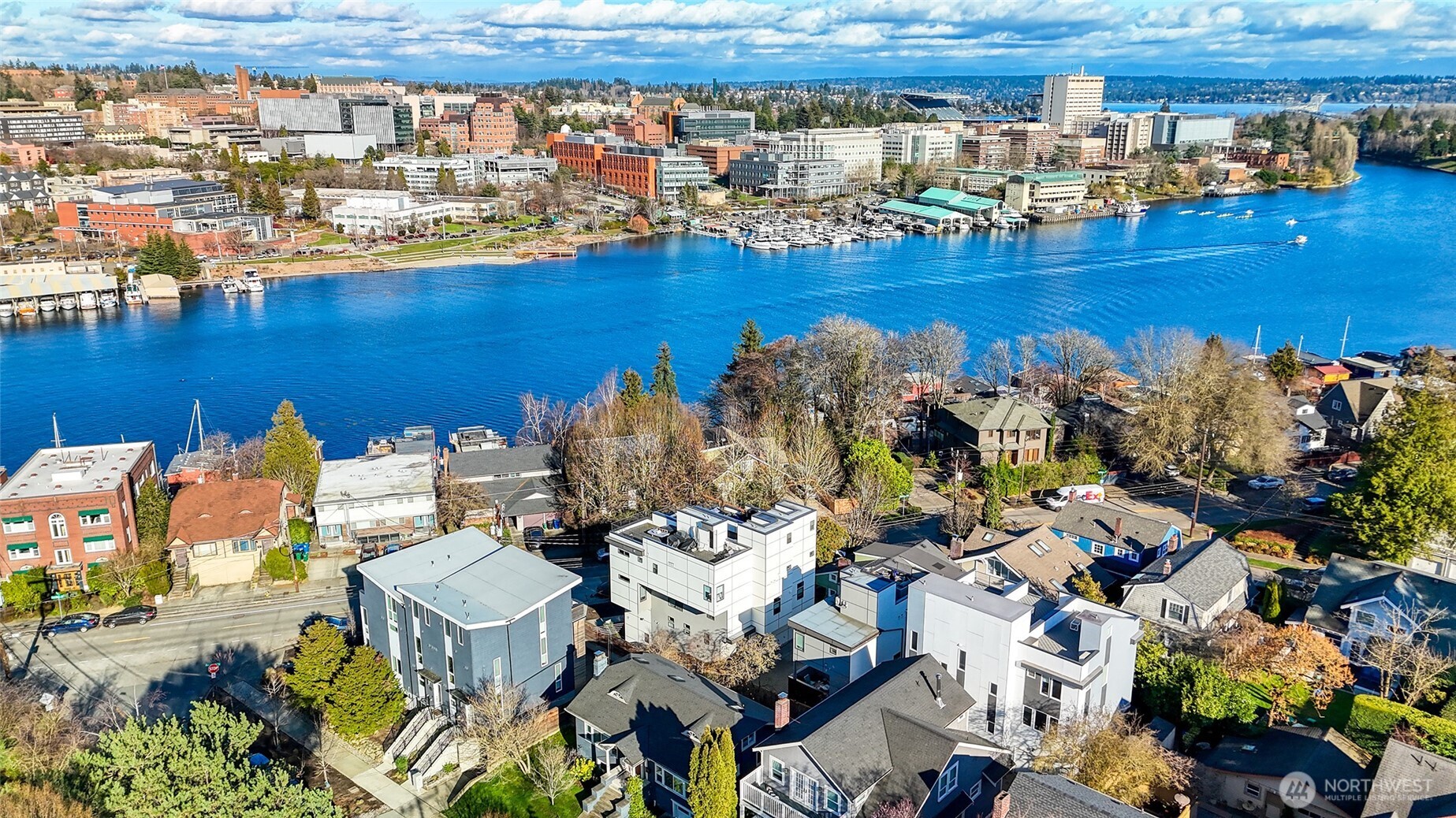 3220 Franklin Avenue E, Seattle, WA 98102