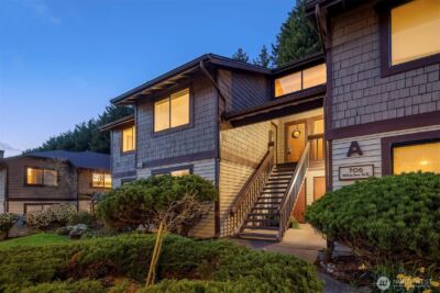 705 143rd Avenue NE #A4, Bellevue, WA 98007-4758