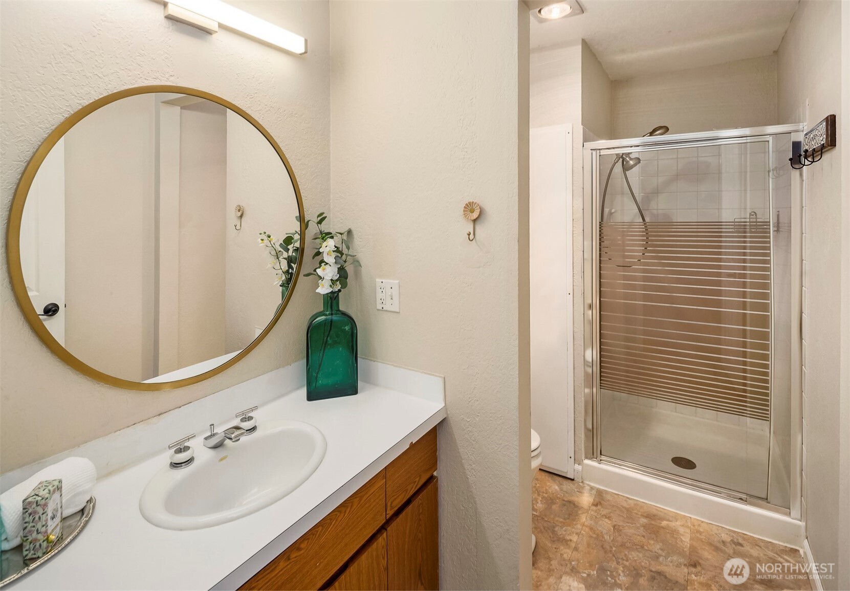 705 143rd Avenue NE #A4, Bellevue, WA 98007-4758