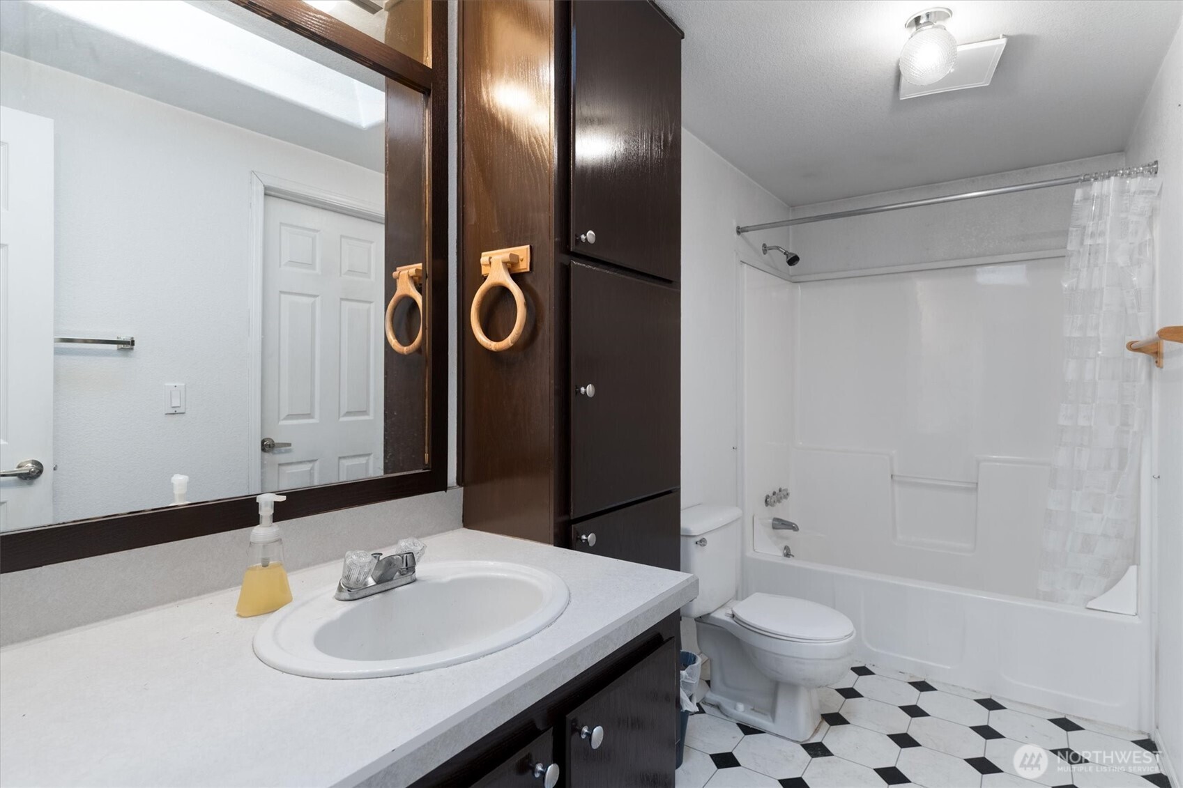 1556 Kool Road , Kelso, WA 98626