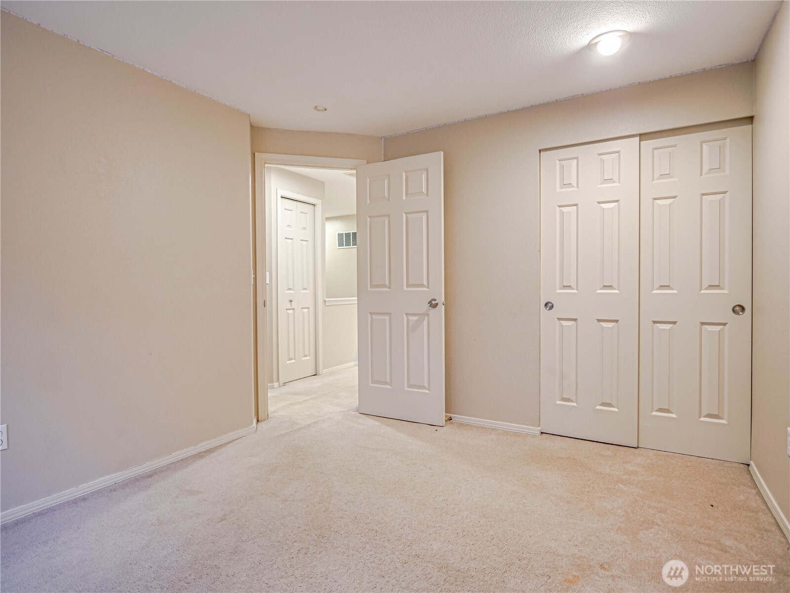 4714 Fairwood Boulevard NE #202, Tacoma, WA 98422