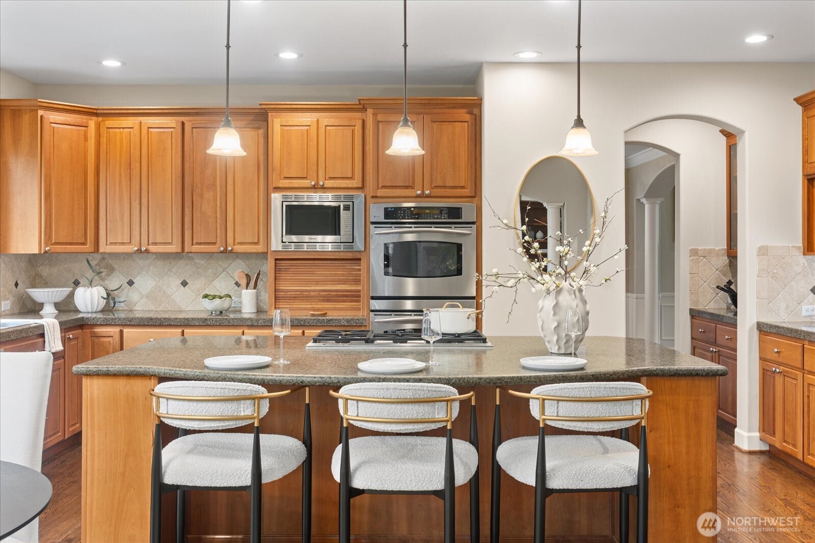 2211 204th Place NE , Sammamish, WA 98074