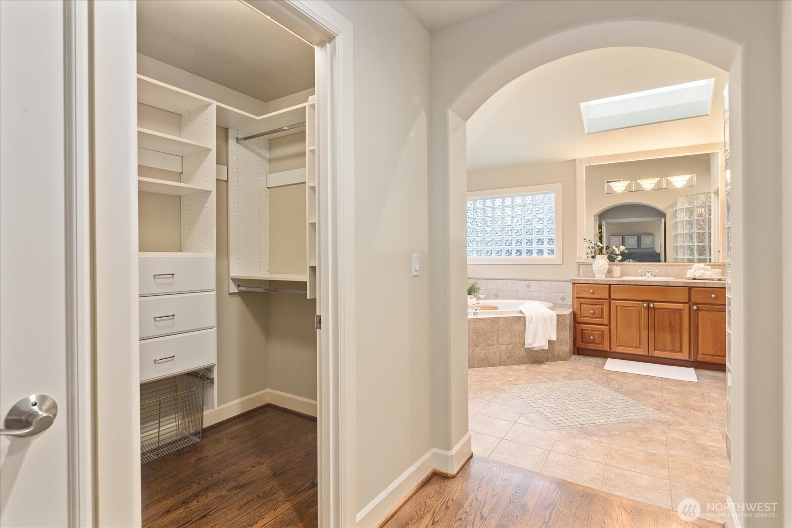 2211 204th Place NE , Sammamish, WA 98074