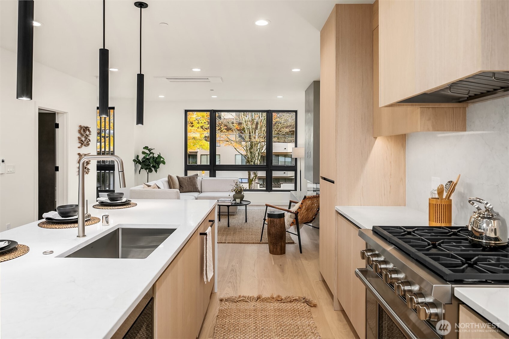 419 99th Avenue NE, Bellevue, WA 98004