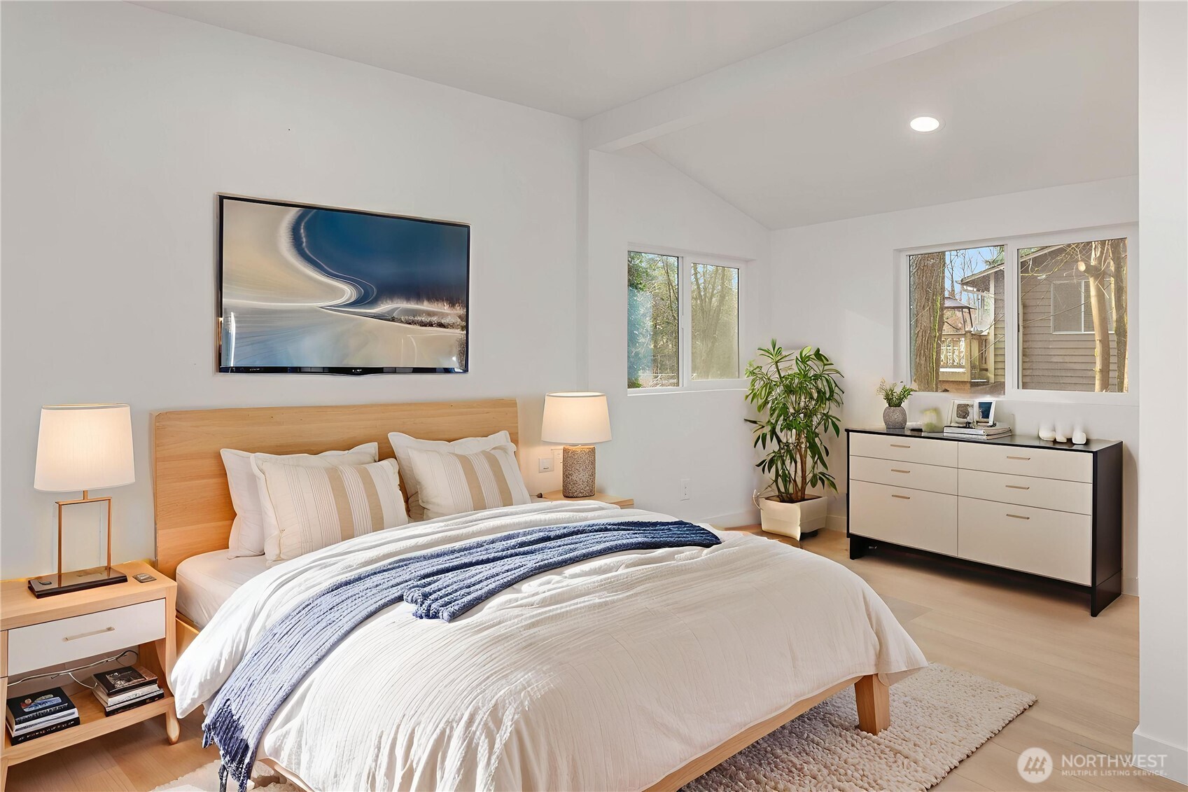 18621 NE 183rd Street , Woodinville, WA 98077