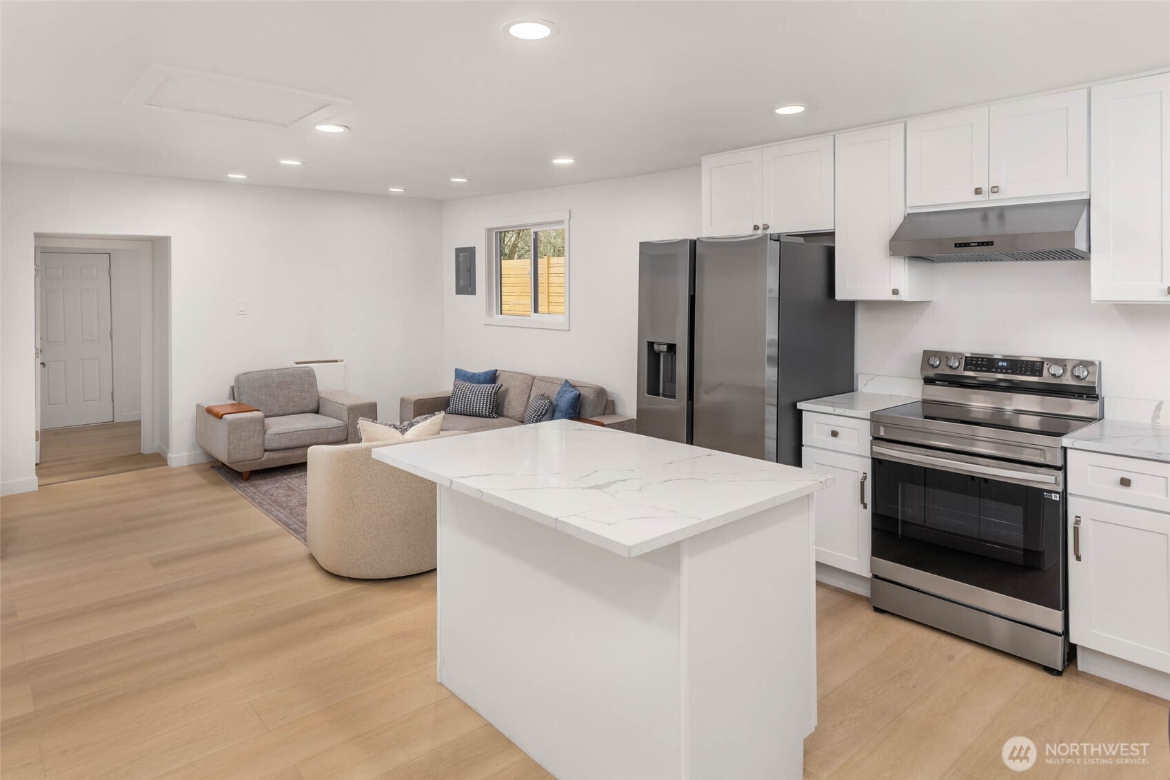 18621 NE 183rd Street , Woodinville, WA 98077