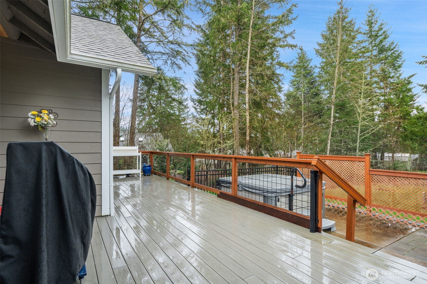 141 E Hofaker Road , Allyn, WA 98524