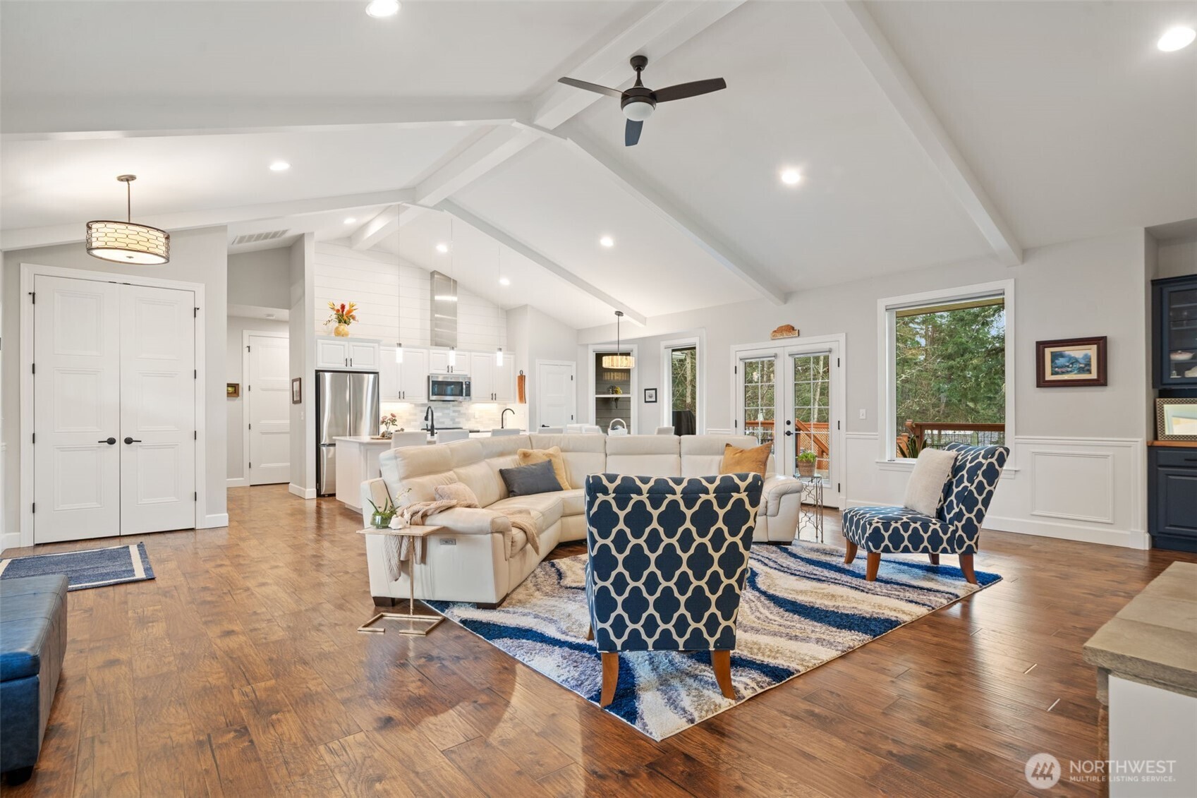 141 E Hofaker Road , Allyn, WA 98524