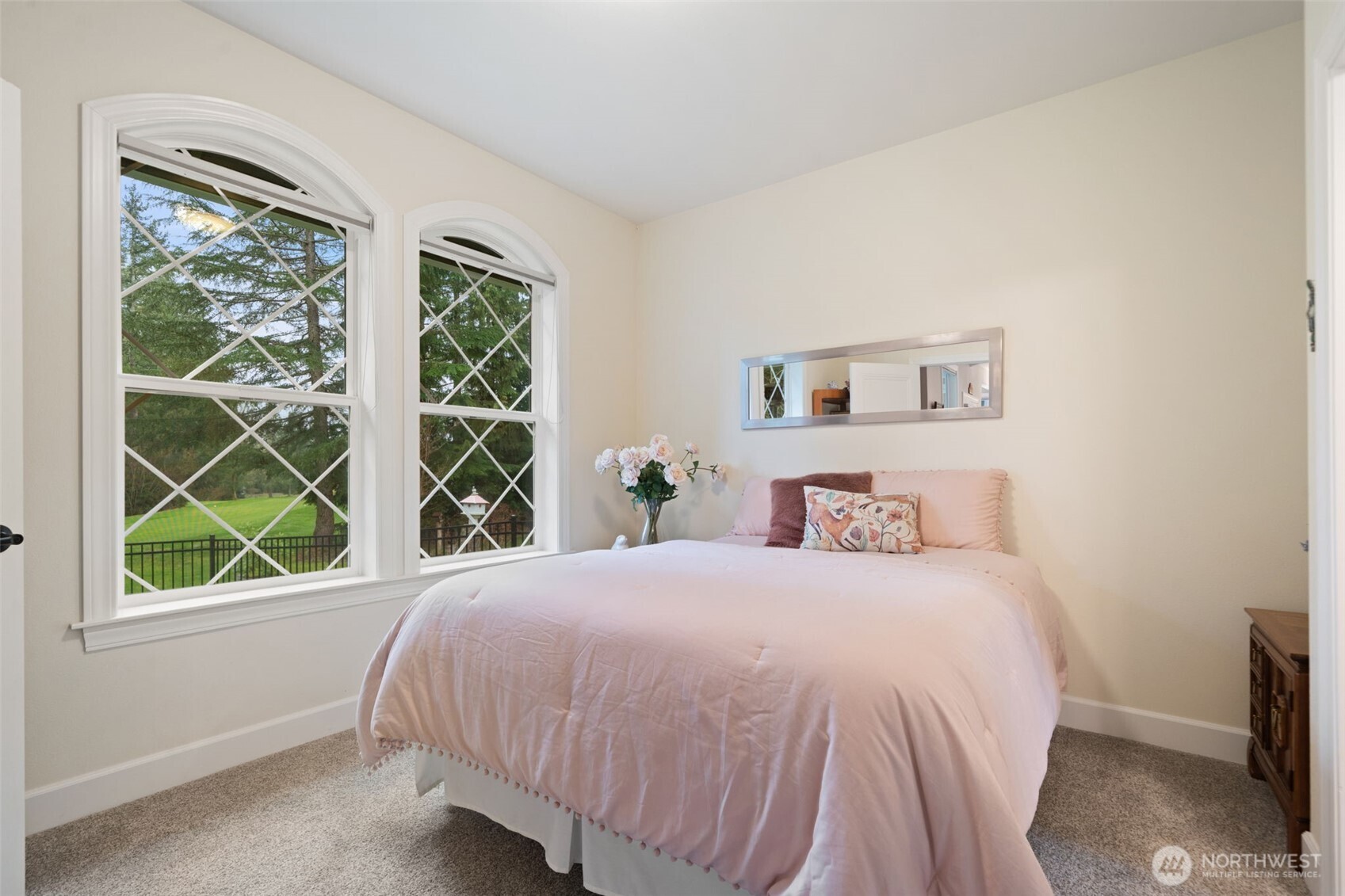 141 E Hofaker Road , Allyn, WA 98524