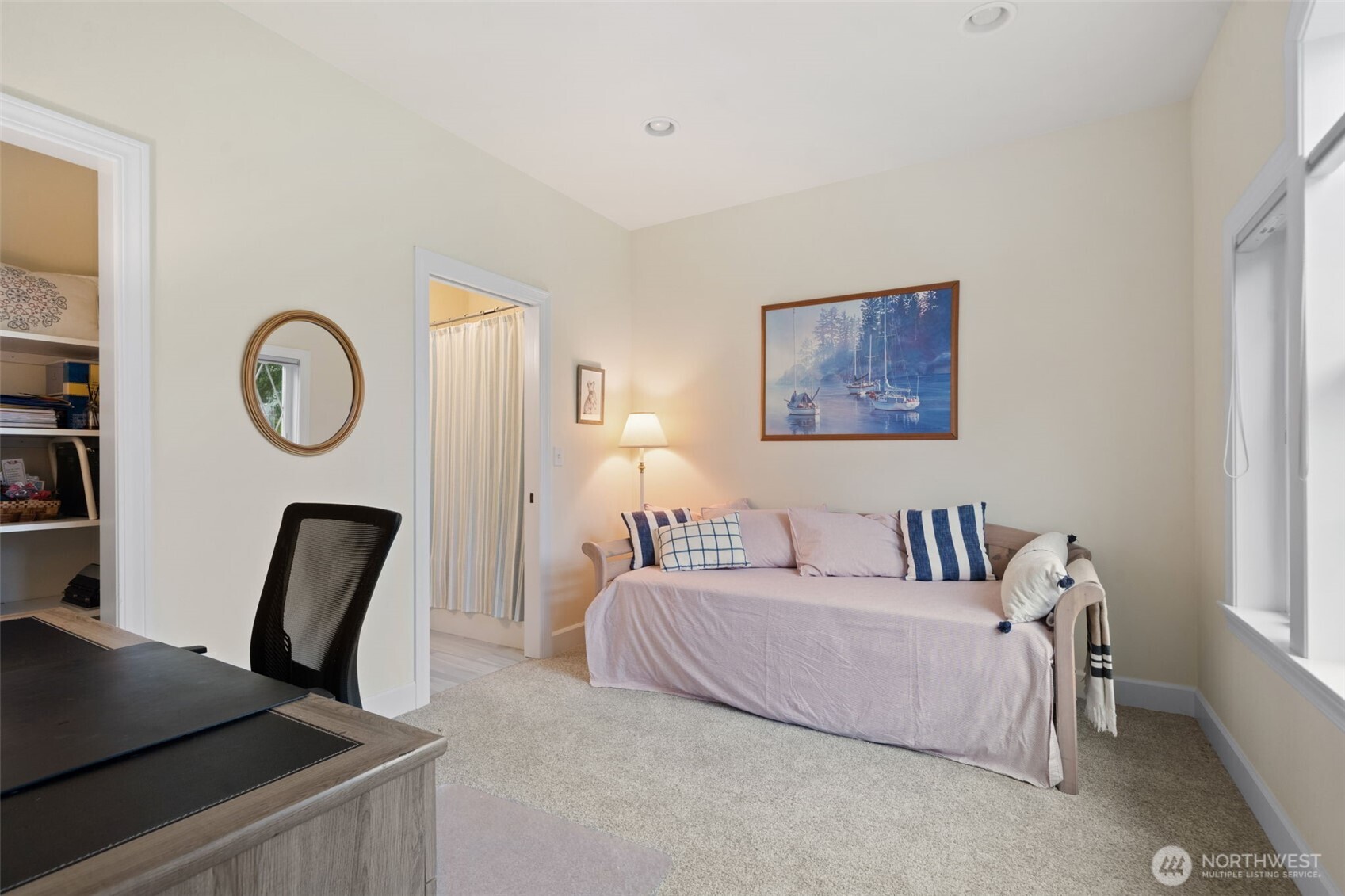 141 E Hofaker Road , Allyn, WA 98524