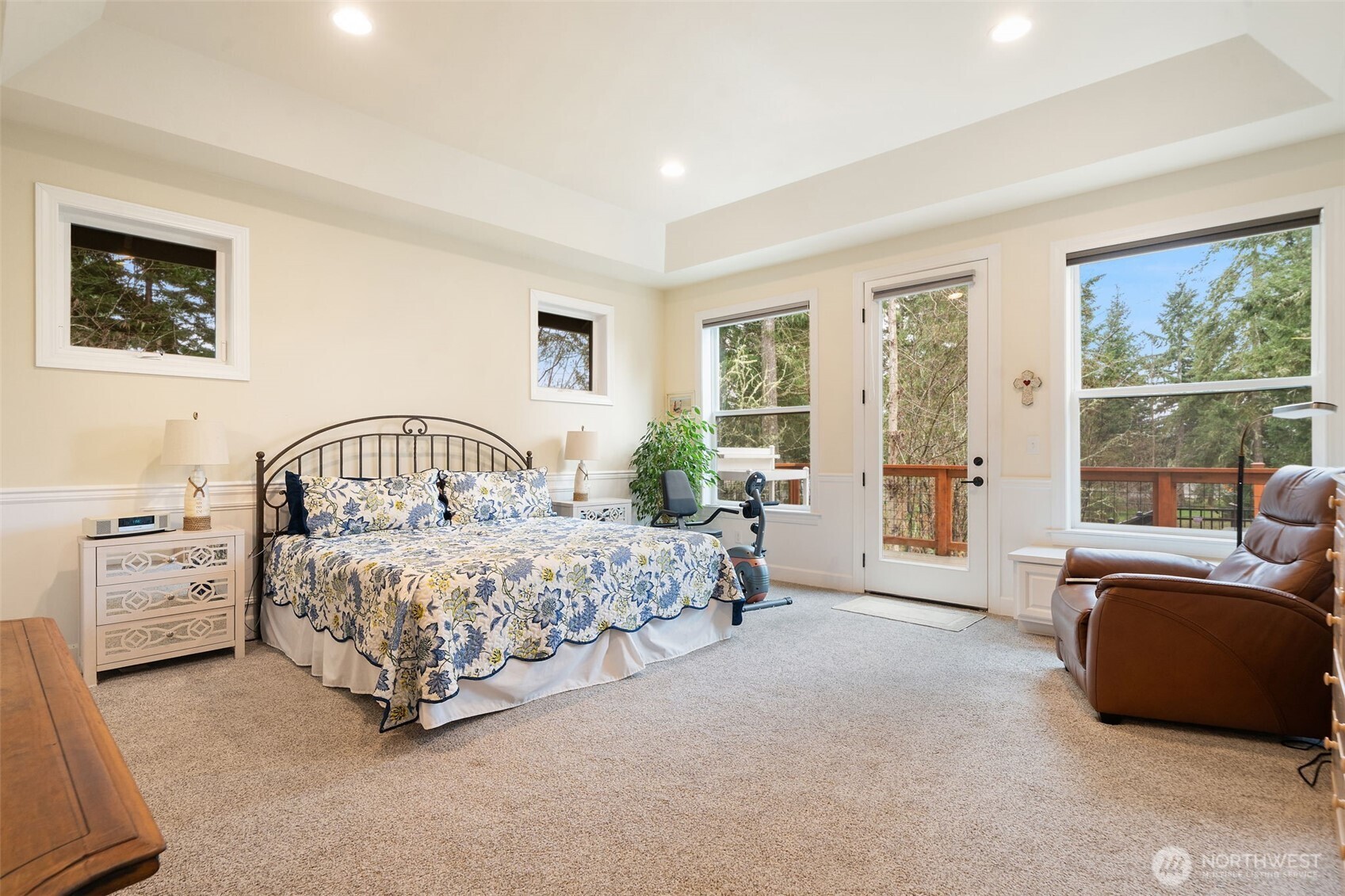 141 E Hofaker Road , Allyn, WA 98524