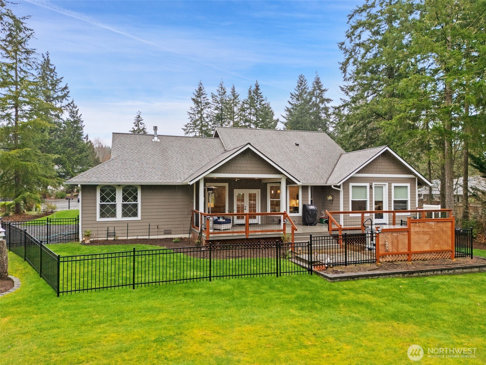 141 E Hofaker Road , Allyn, WA 98524