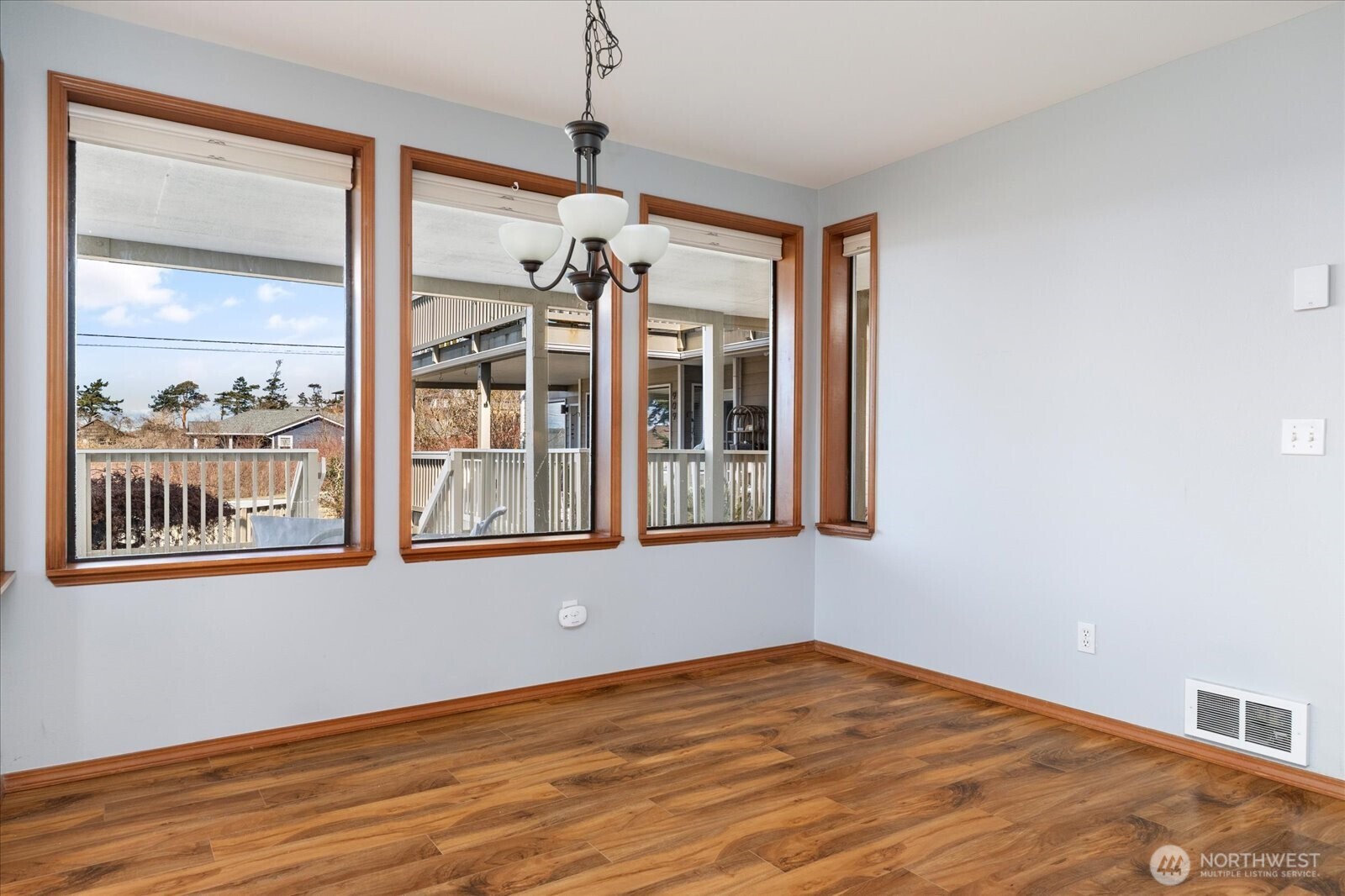 905 NE Leach Street #905, Coupeville, WA 98239