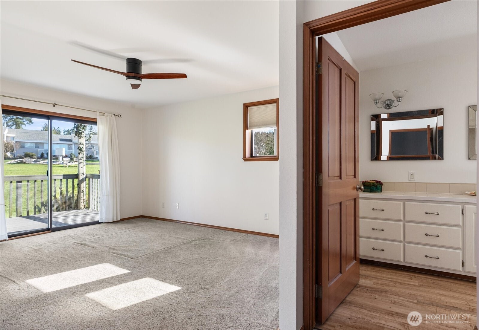 905 NE Leach Street #905, Coupeville, WA 98239