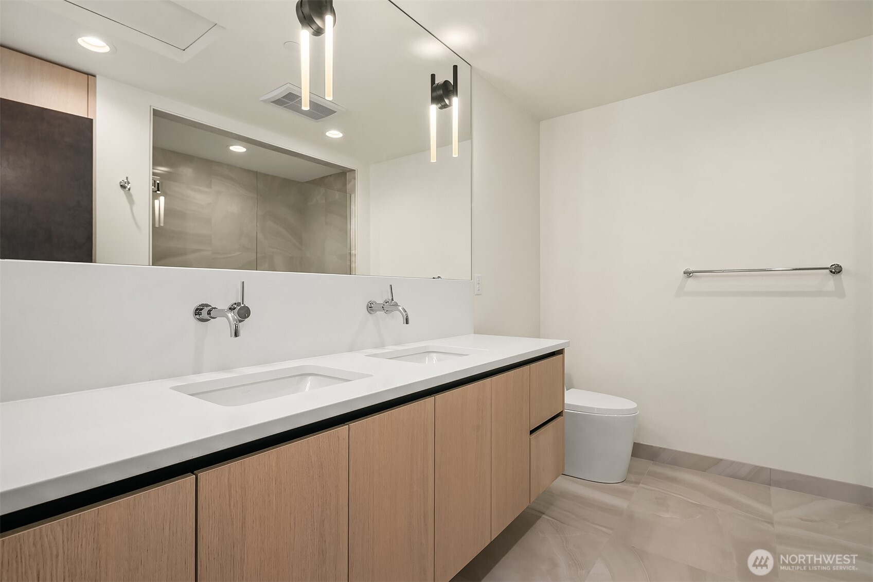 415 99th Avenue NE, Bellevue, WA 98004