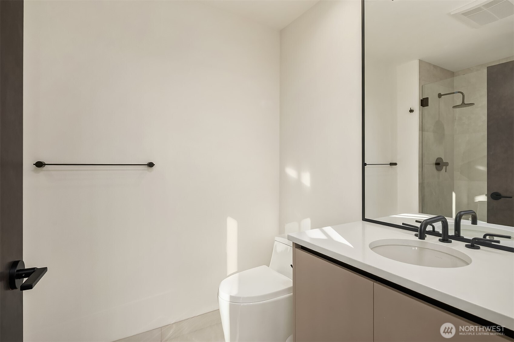 415 99th Avenue NE, Bellevue, WA 98004