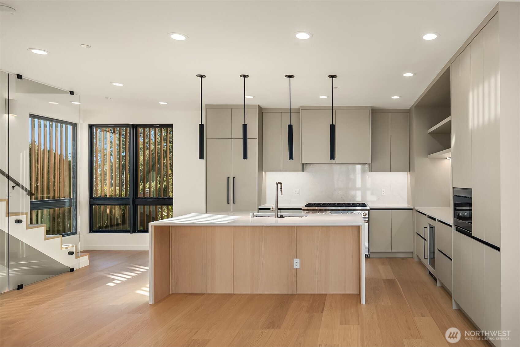 415 99th Avenue NE, Bellevue, WA 98004