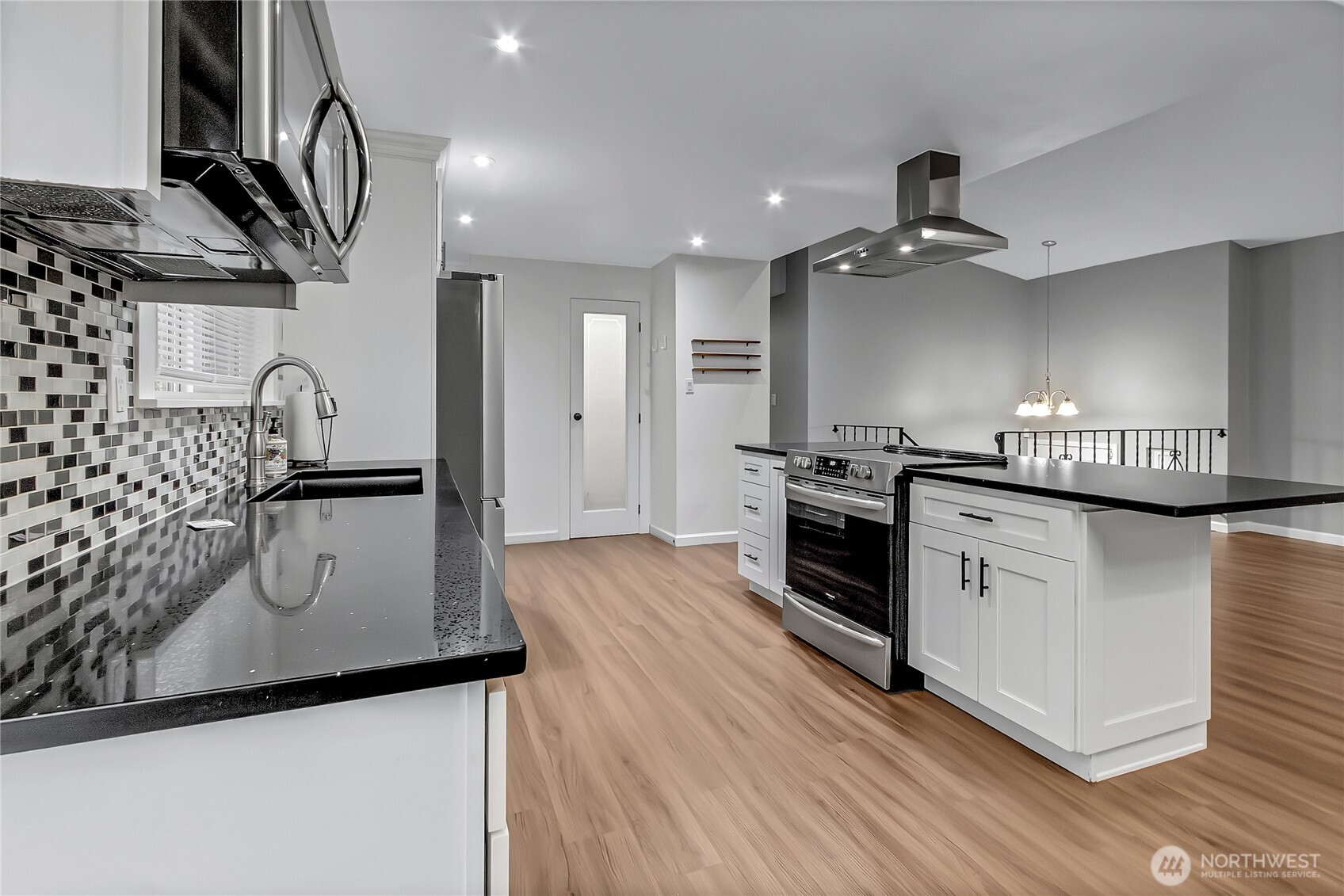 5310 66th Avenue W, University Place, WA 98467