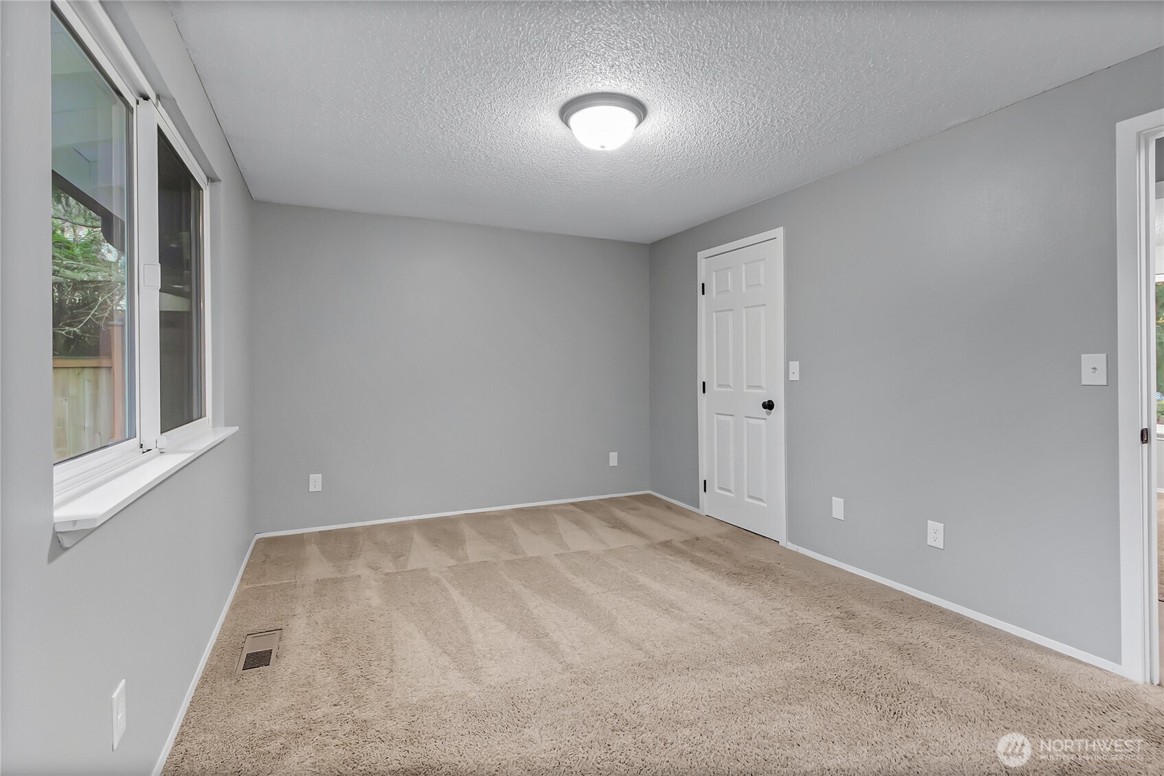 5310 66th Avenue W, University Place, WA 98467