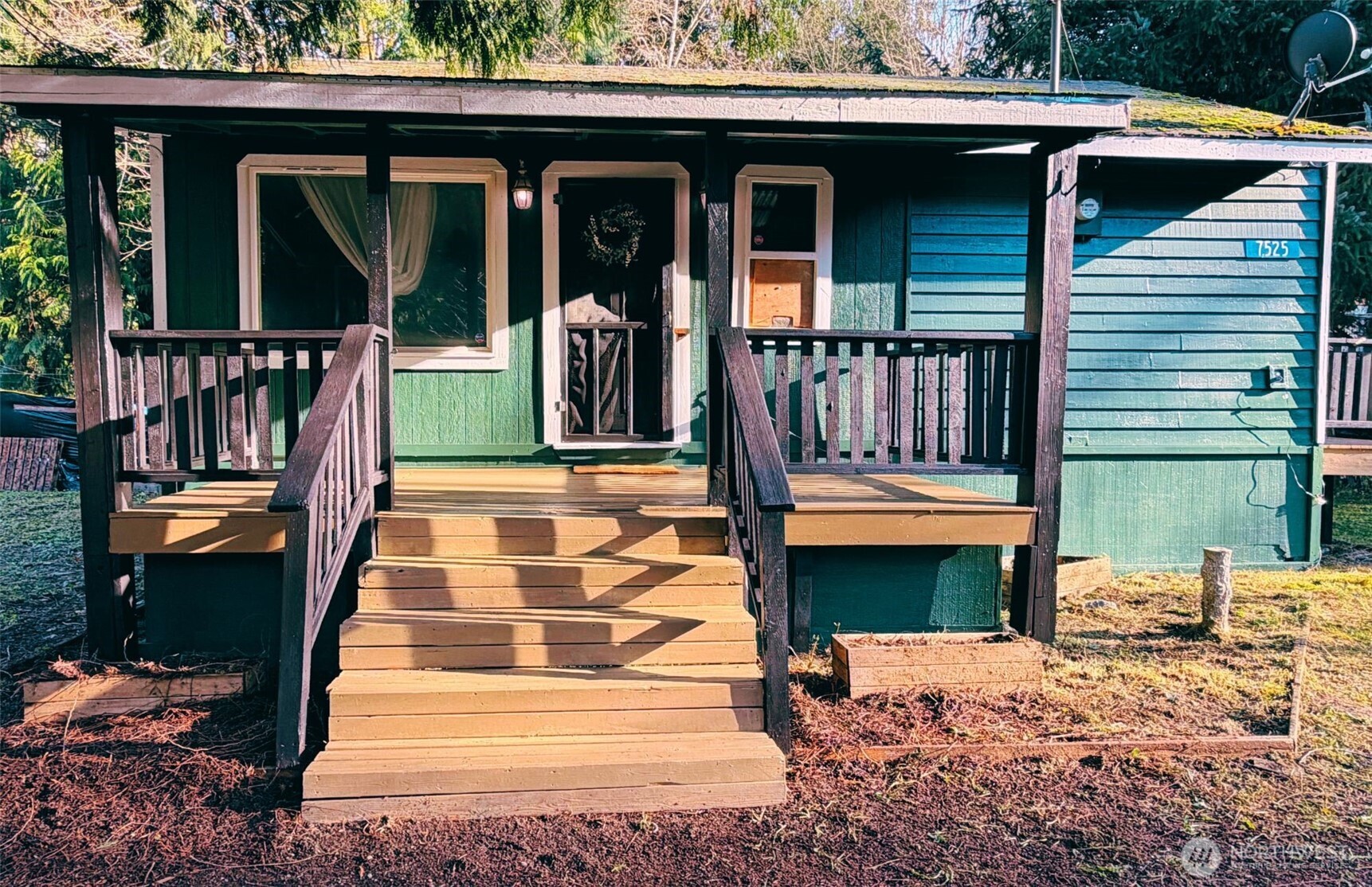 7525 N Center Court , Concrete, WA 98237