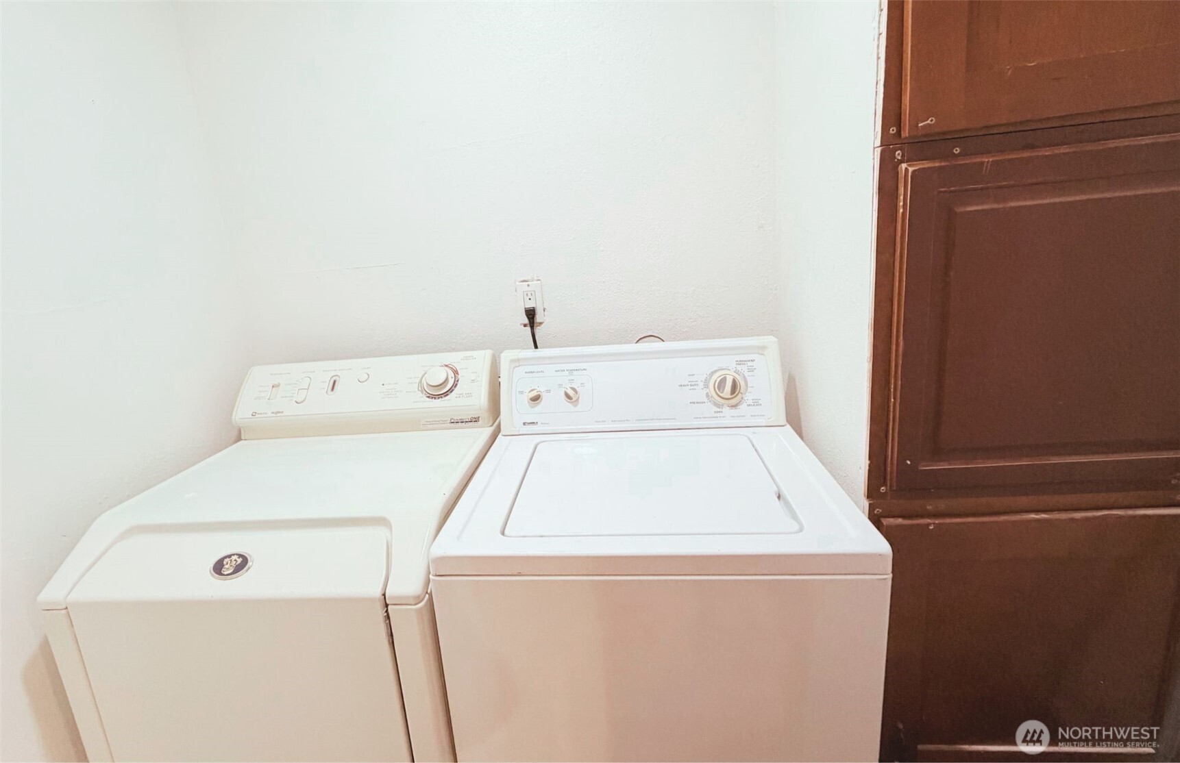 7525 N Center Court , Concrete, WA 98237