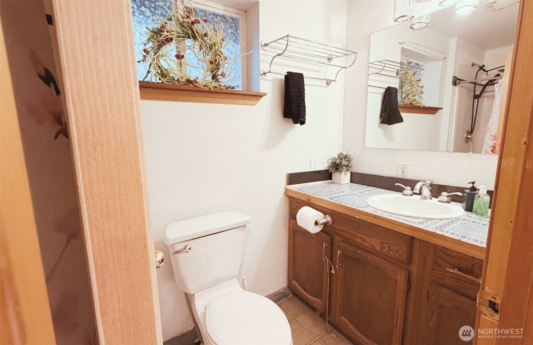 7525 N Center Court , Concrete, WA 98237