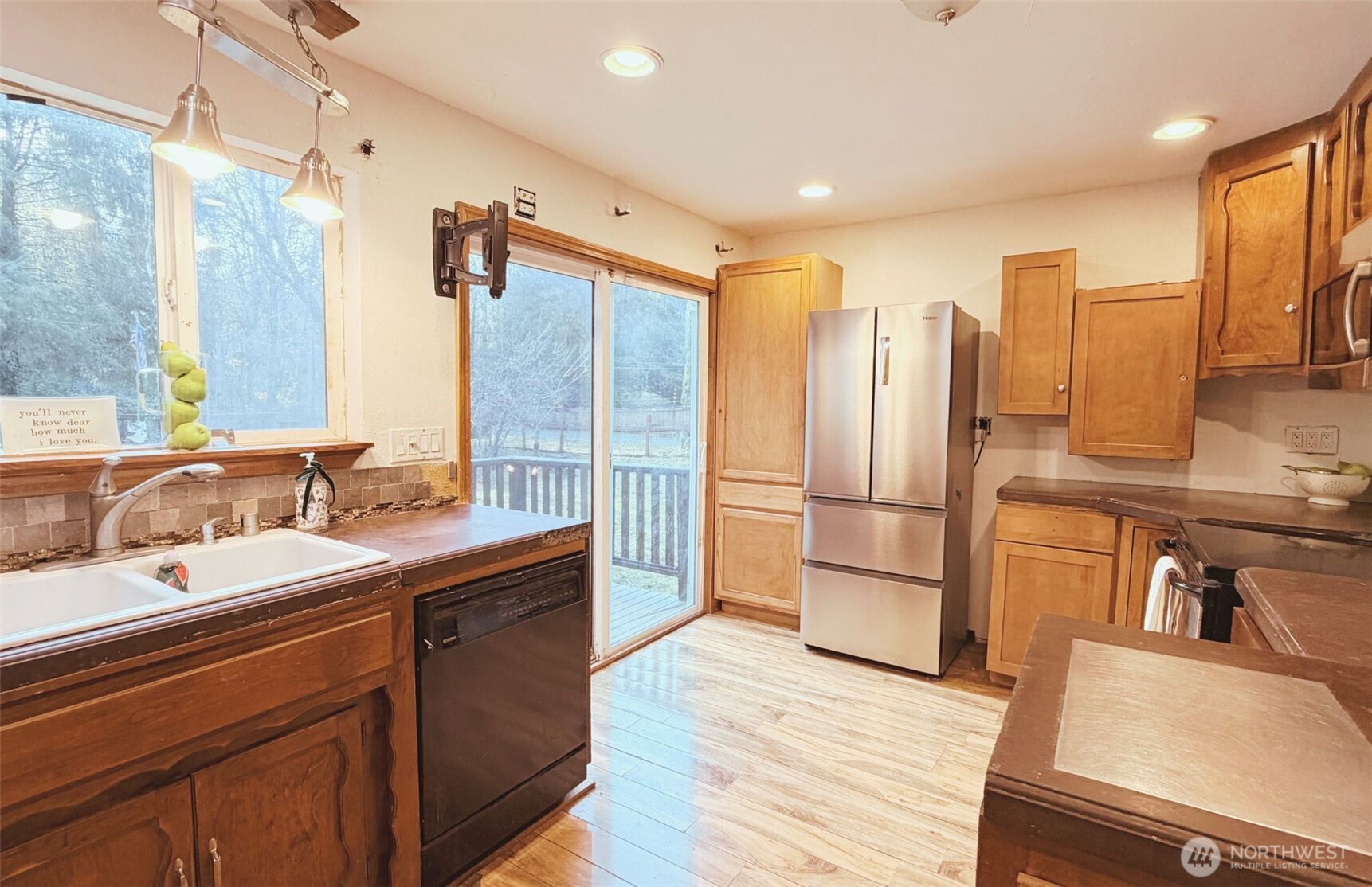 7525 N Center Court , Concrete, WA 98237