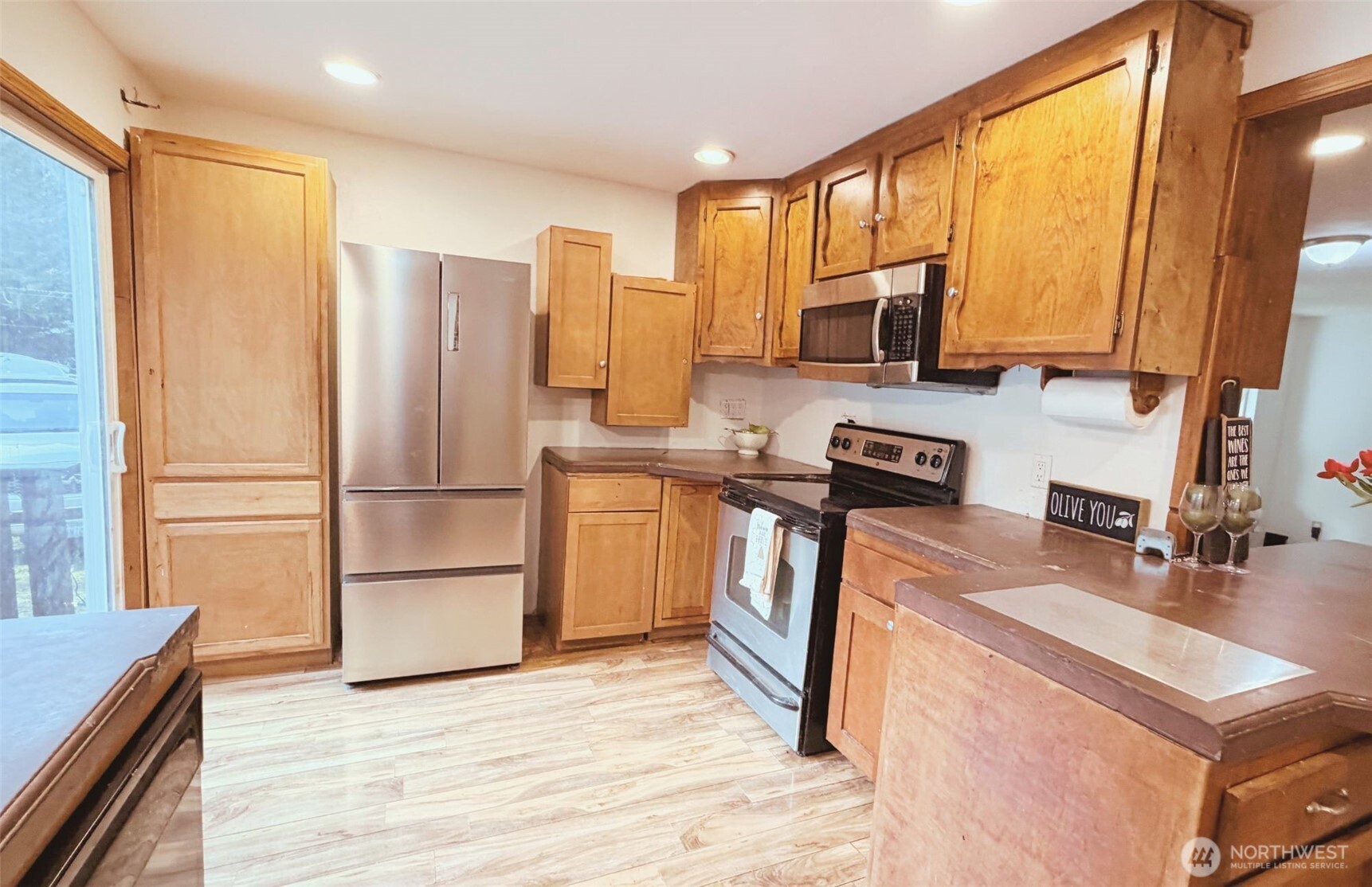 7525 N Center Court , Concrete, WA 98237