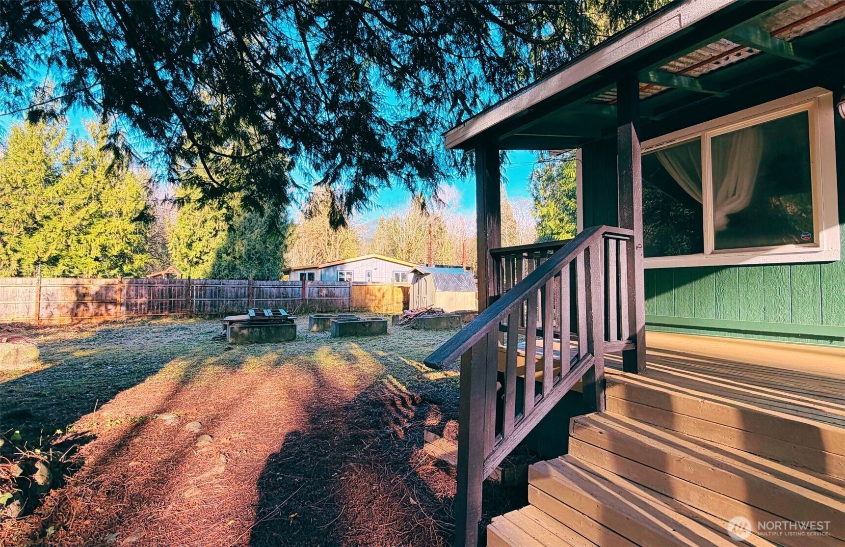 7525 N Center Court , Concrete, WA 98237