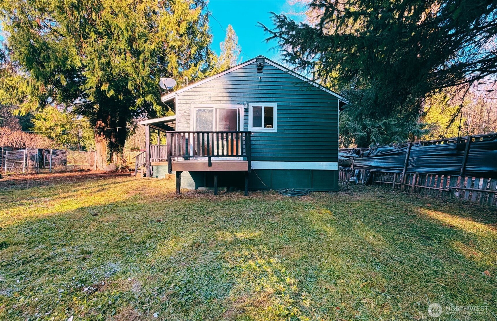 7525 N Center Court , Concrete, WA 98237