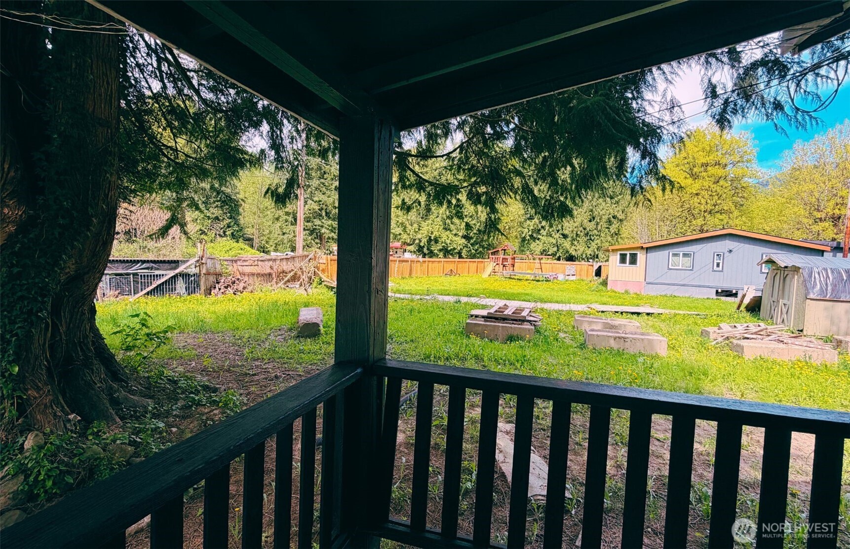 7525 N Center Court , Concrete, WA 98237
