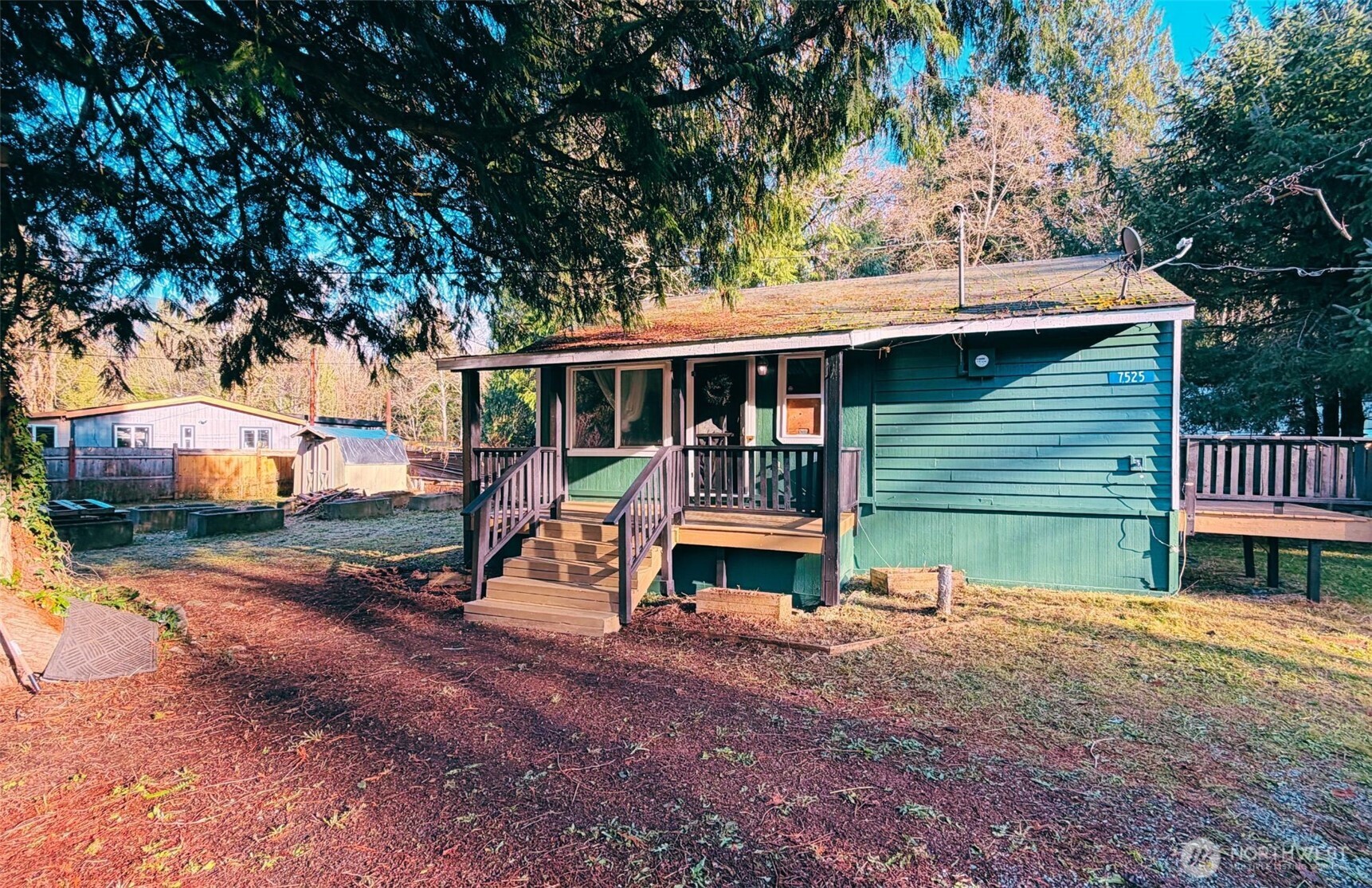 7525 N Center Court , Concrete, WA 98237