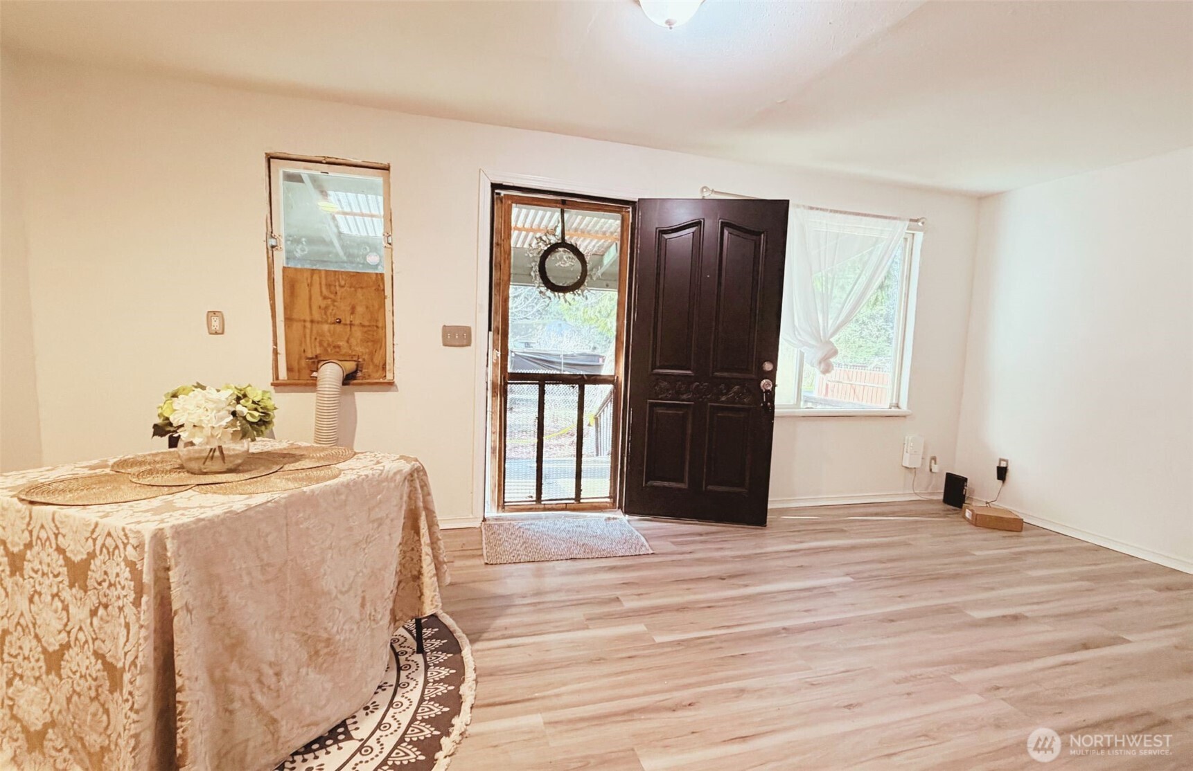 7525 N Center Court , Concrete, WA 98237