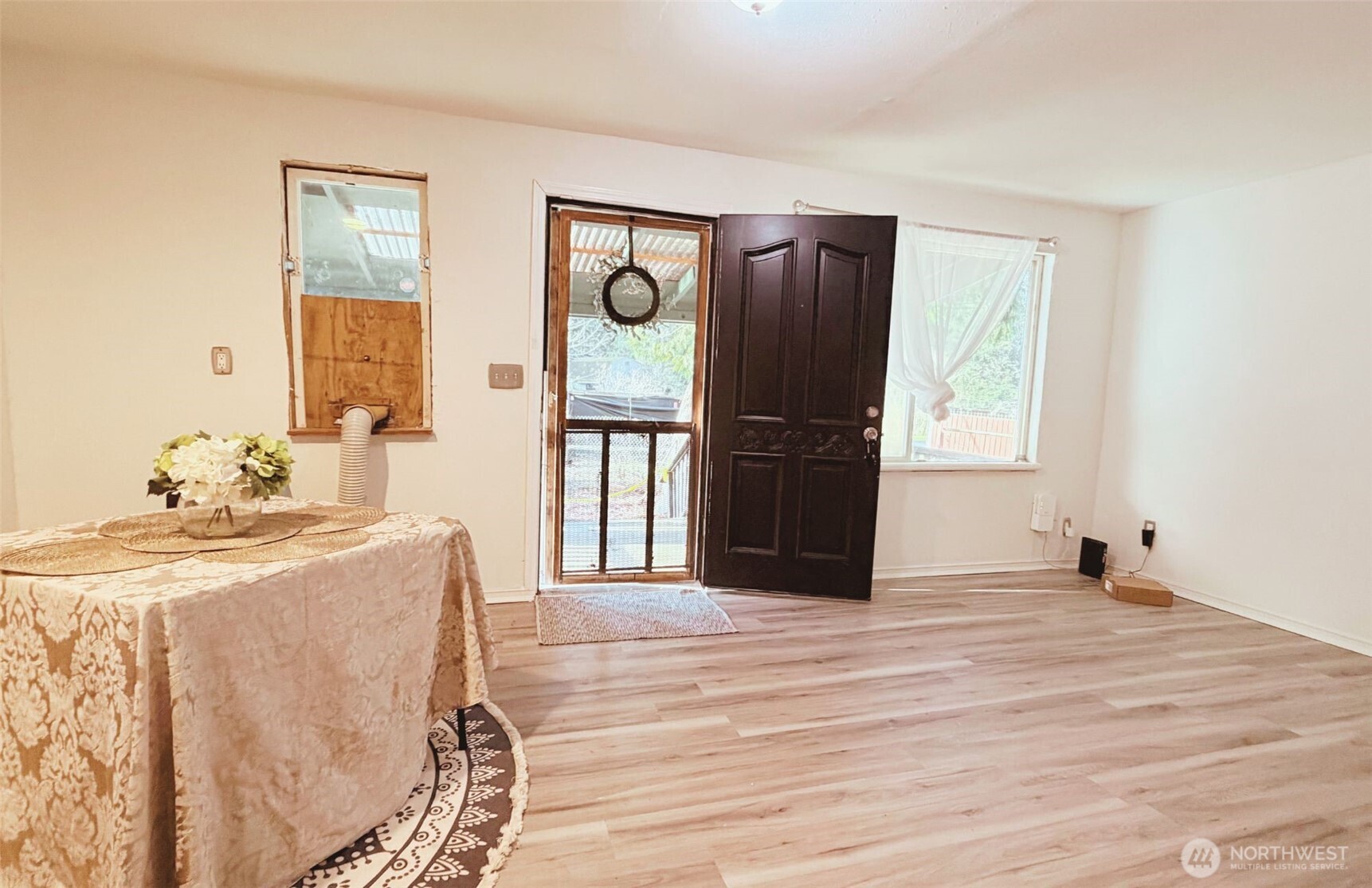 7525 N Center Court , Concrete, WA 98237