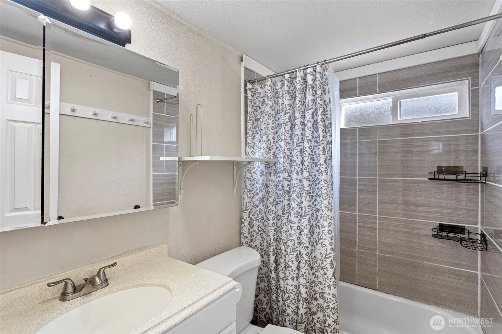 14118 37th Avenue S, Tukwila, WA 98168