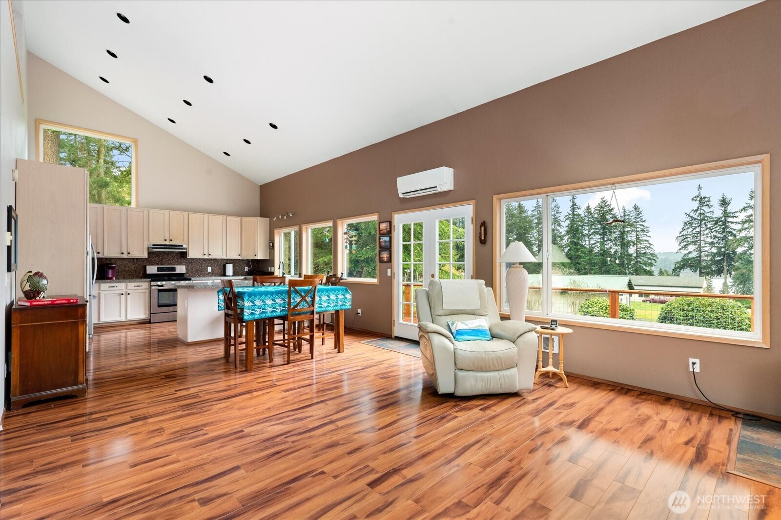 5296 Slocum Way , Freeland, WA 98249