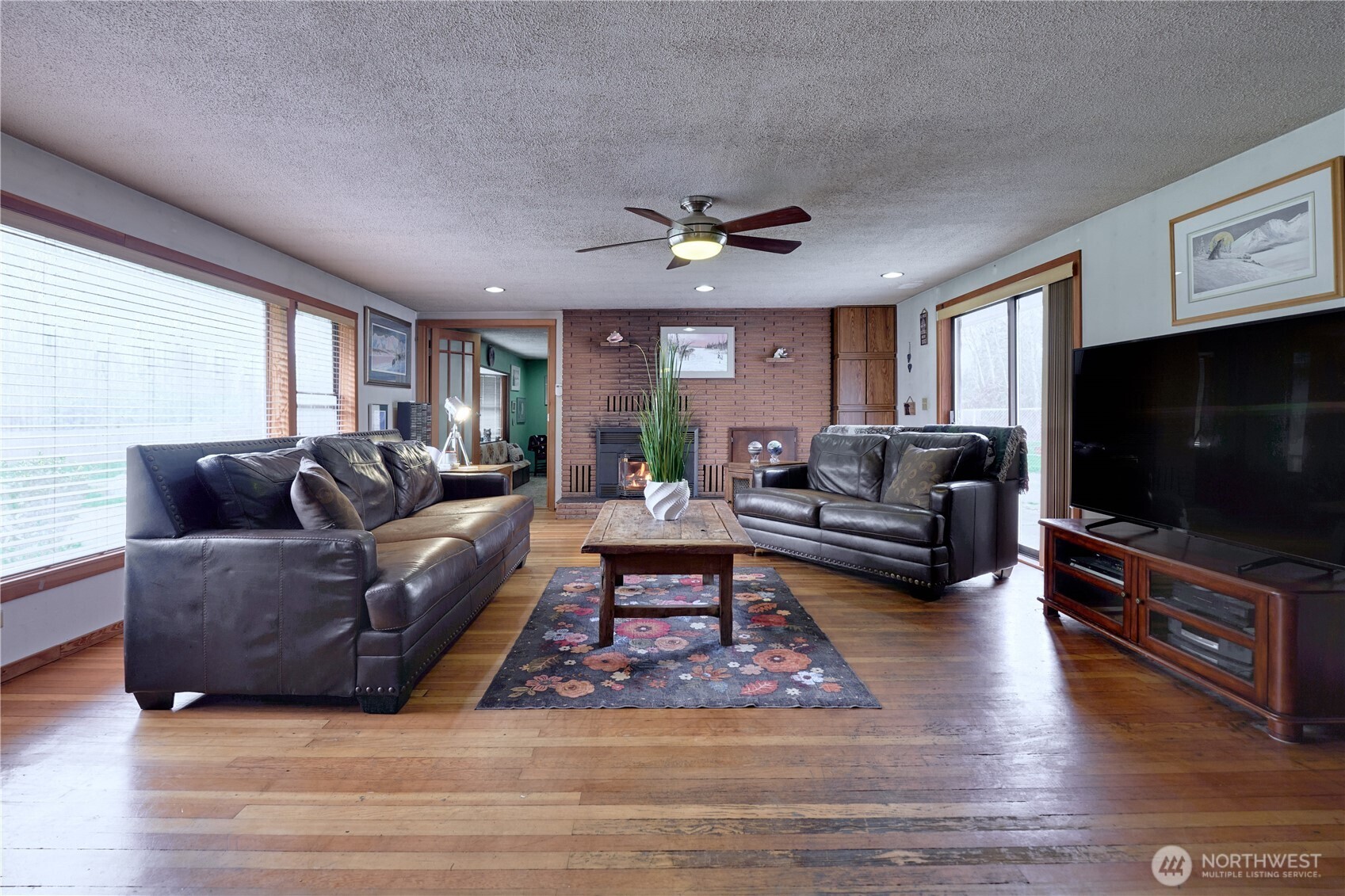 4064 Pipeline Road , Blaine, WA 98230-9745