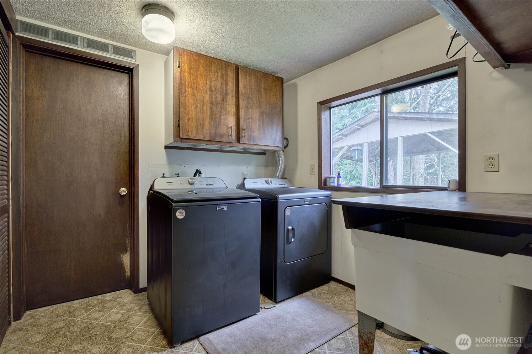 4064 Pipeline Road , Blaine, WA 98230-9745