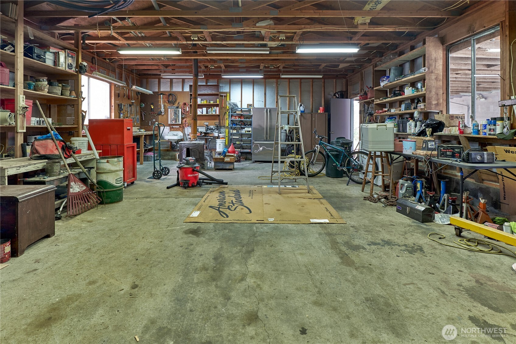 4064 Pipeline Road , Blaine, WA 98230-9745