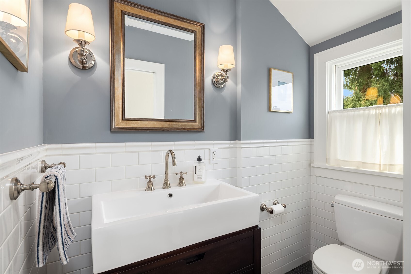 4737 46th Avenue NE, Seattle, WA 98105