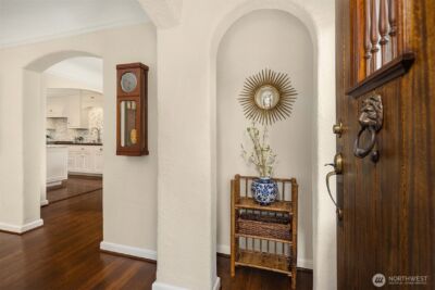 4737 46th Avenue NE, Seattle, WA 98105 - Photo 3