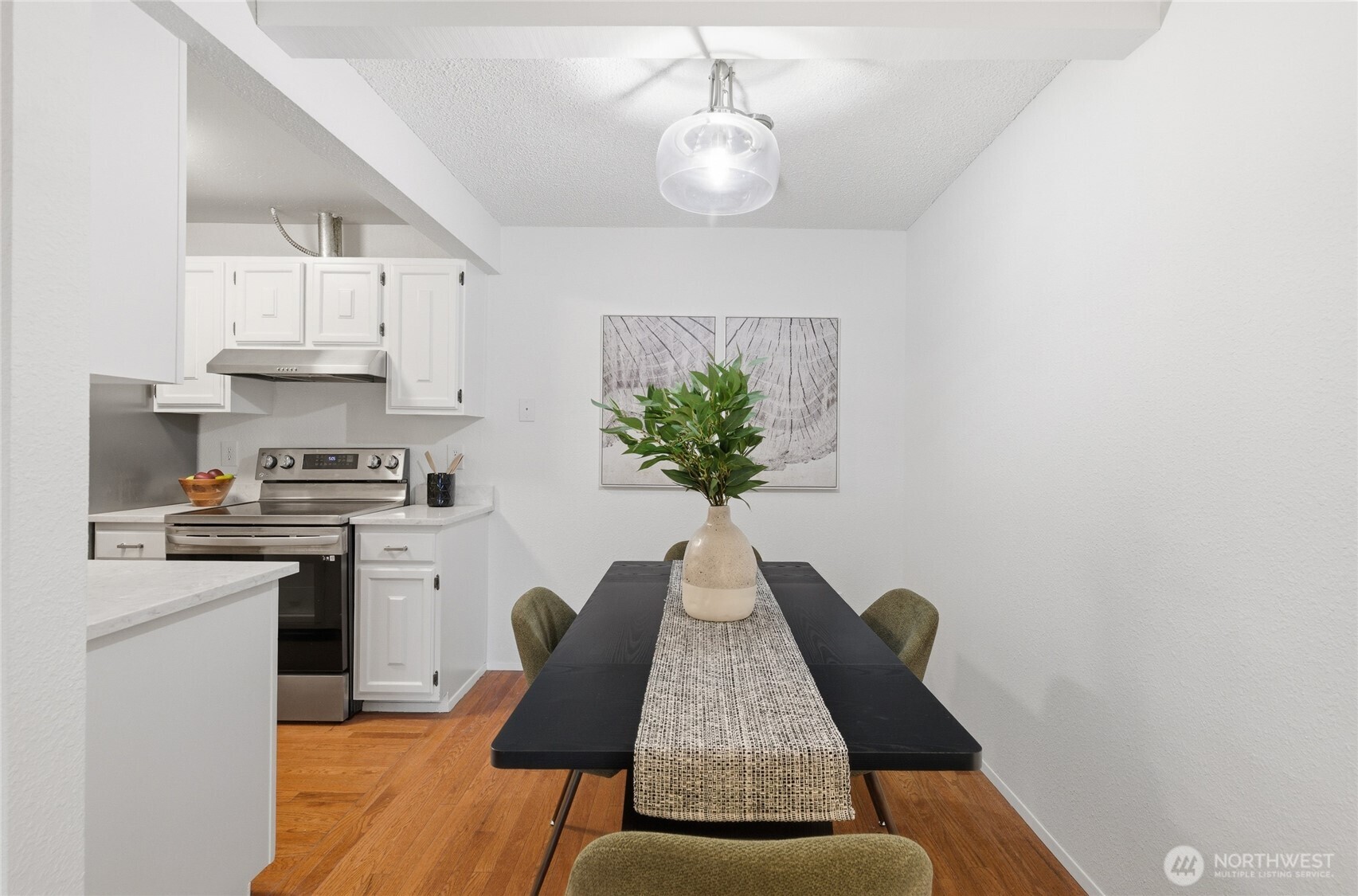 2034 14th Ave W #302, Seattle, WA 98119