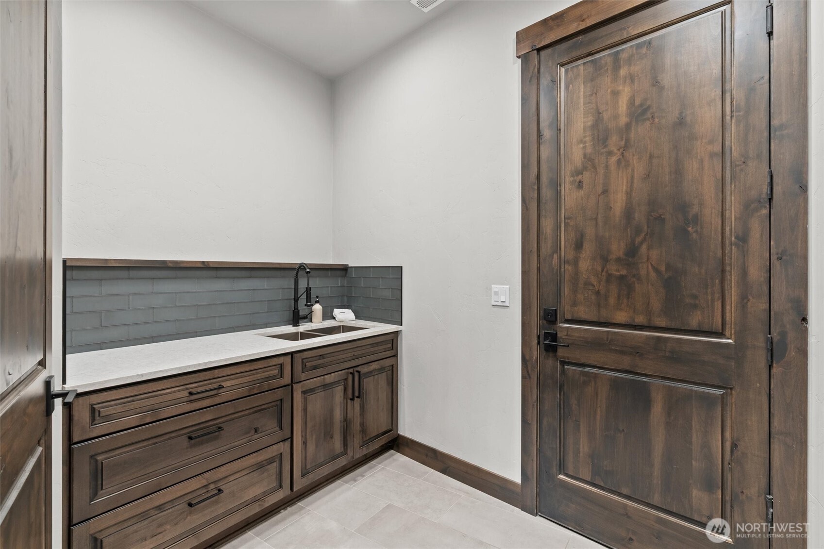 890 Larkspur Loop , Cle Elum, WA 98922