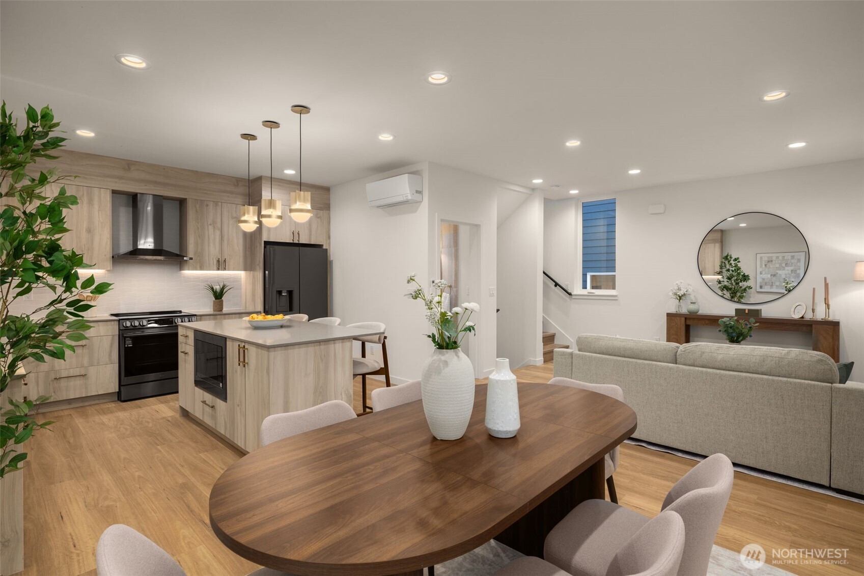 3920 S Juneau Street , Seattle, WA 98118