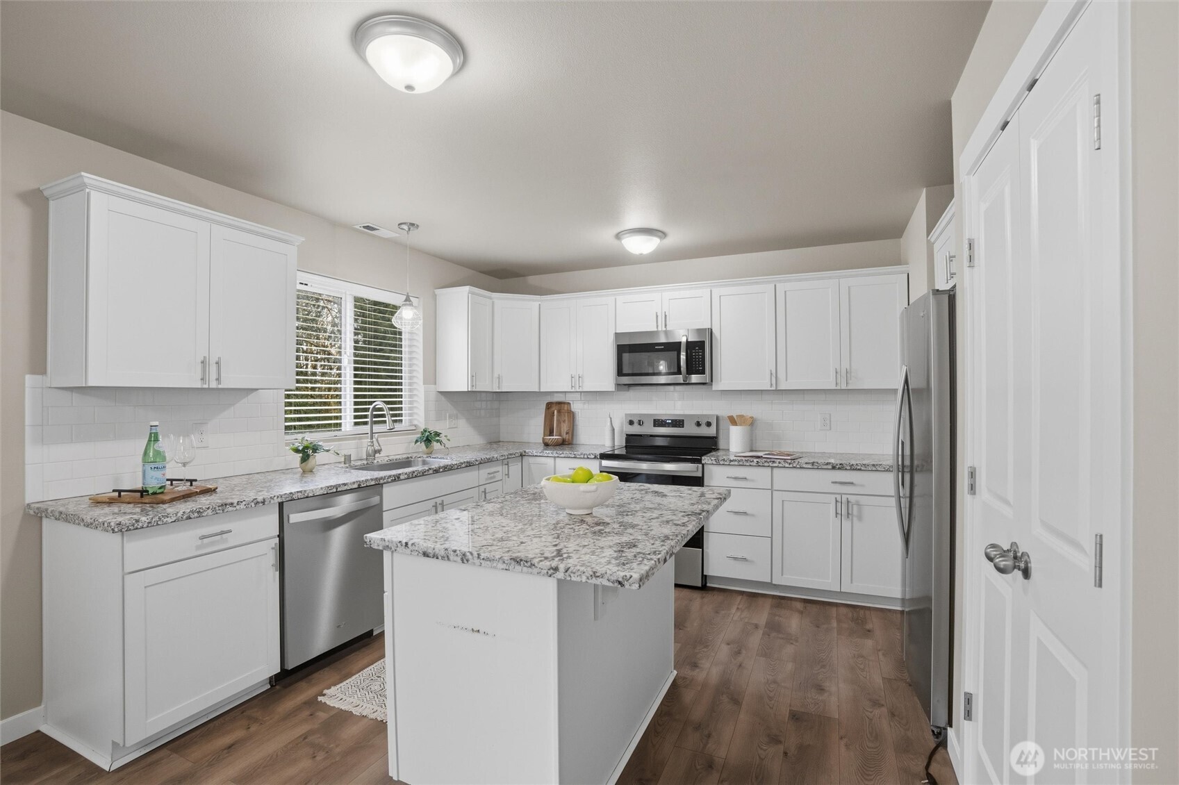 7225 E Last Refuge Way , Port Orchard, WA 98366